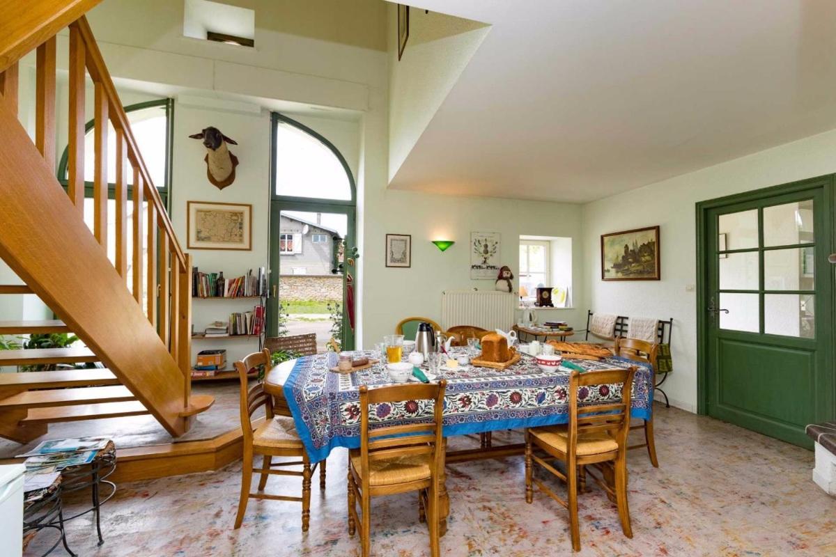Jolie Vache Deguisee En Fleurs, Chambre D'Hote A Soulosse 部屋 写真