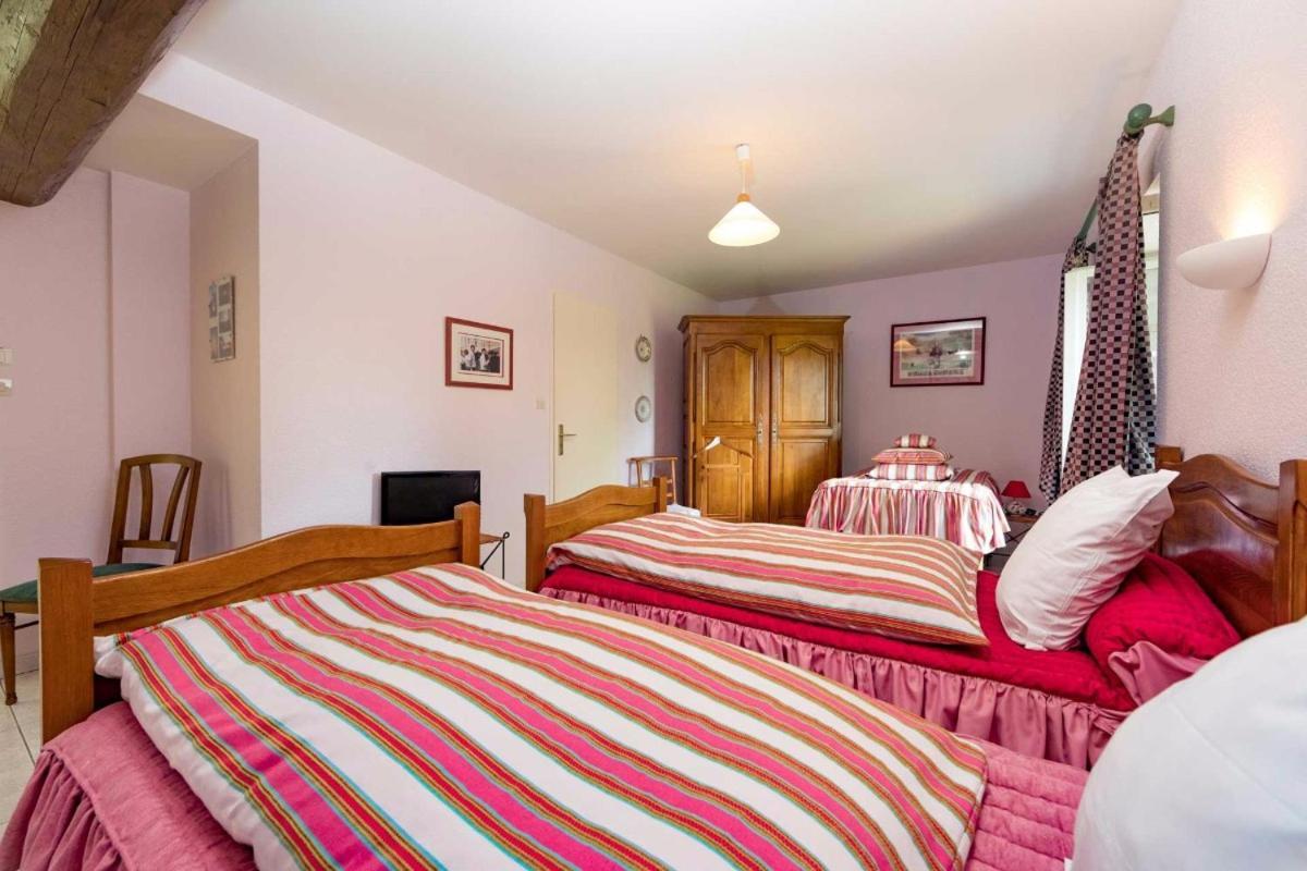 Jolie Vache Deguisee En Fleurs, Chambre D'Hote A Soulosse 部屋 写真